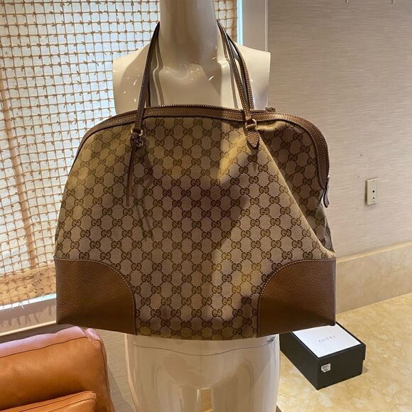 GUCCI large logo bag  - Picture 1 of 9